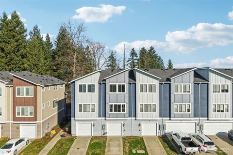 Photo of 17411 118th Avenue Ct E #B, Puyallup, WA 98374 (MLS # 2487012)