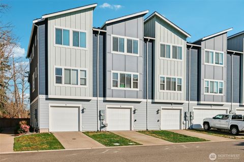 17411 118th Avenue Ct E B Puyallup WA 98374