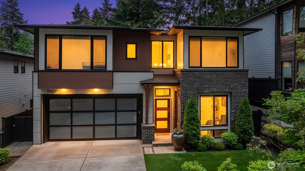 Photo of 11427 115th Avenue NE, Kirkland, WA 98033 (MLS # 2513077)
