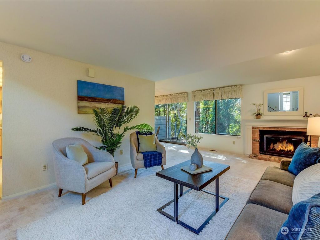 Photo of 16149 SE 33rd Lane #702, Bellevue, WA 98008 (MLS # 2209770)