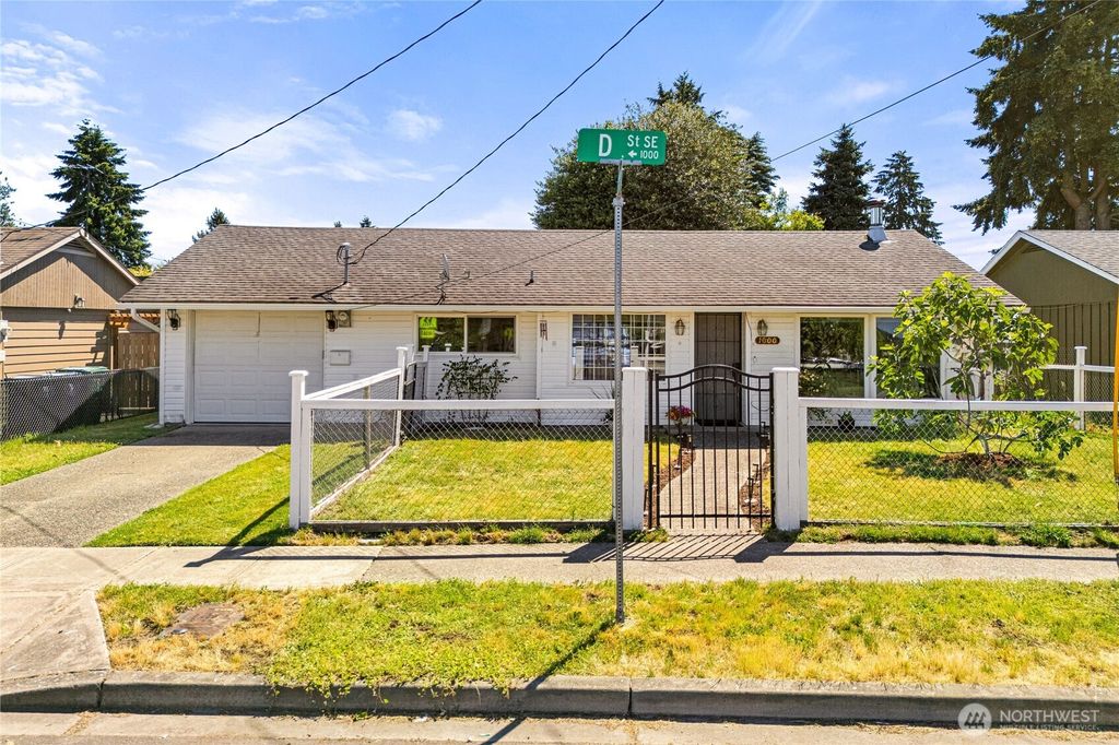Photo of 1000 D Street SE, Auburn, WA 98002 (MLS # 2541451)