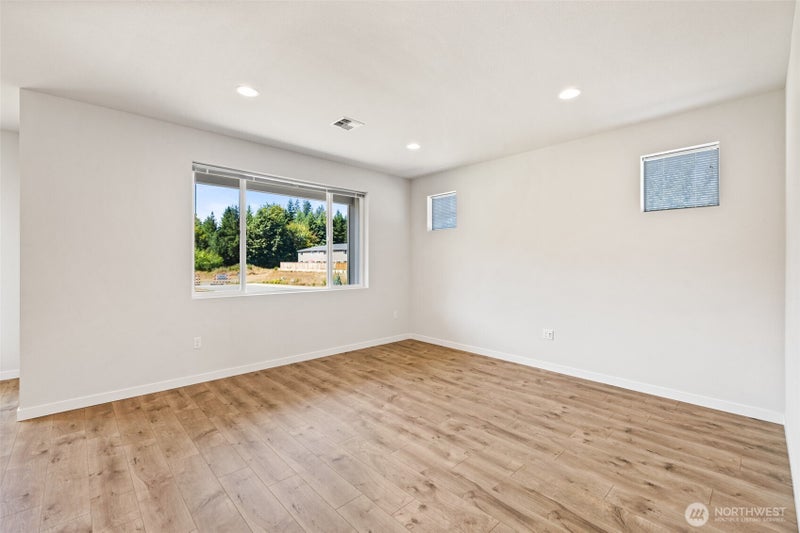 3604 Creekside Drive