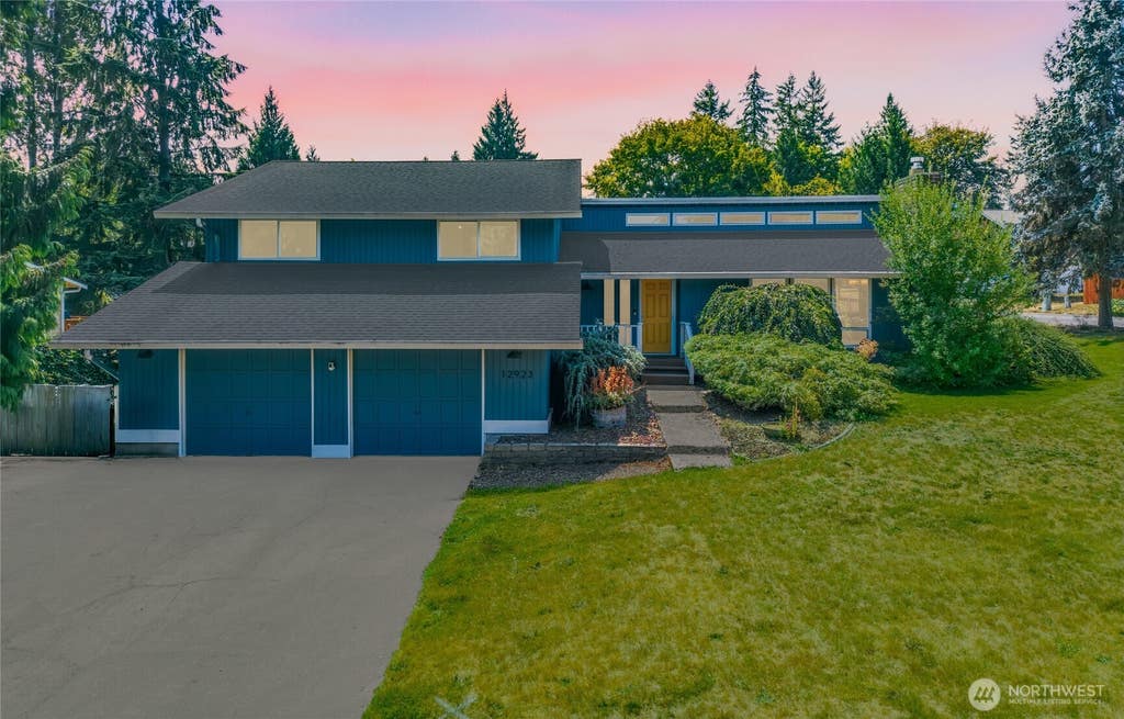 Photo of 12923 SE 245th Street, Kent, WA 98030 (MLS # 2569322)