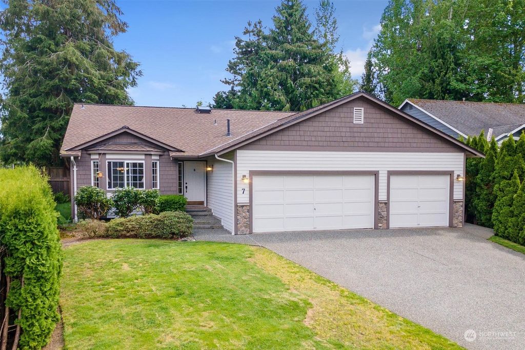 Photo of 7 118th Drive NE, Lake Stevens, WA 98258 (MLS # 2069153)