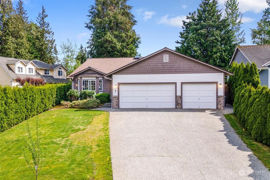 Photo of 7 118th Drive NE, Lake Stevens, WA 98258 (MLS # 2069153)