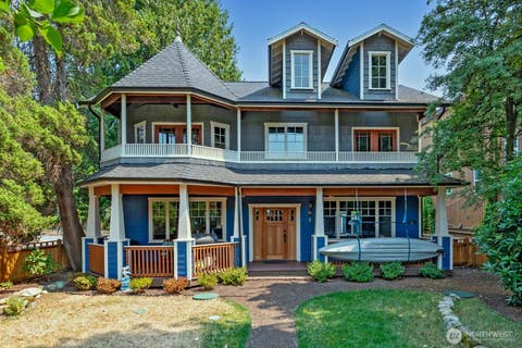 Photo of 9556 Phinney Avenue N, Seattle, WA 98103 (MLS # 2565535)