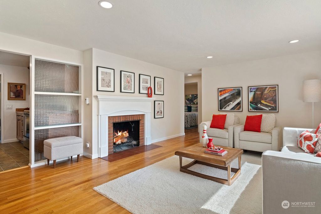 Photo of 12726 12th Avenue NE, Seattle, WA 98125 (MLS # 2011458)
