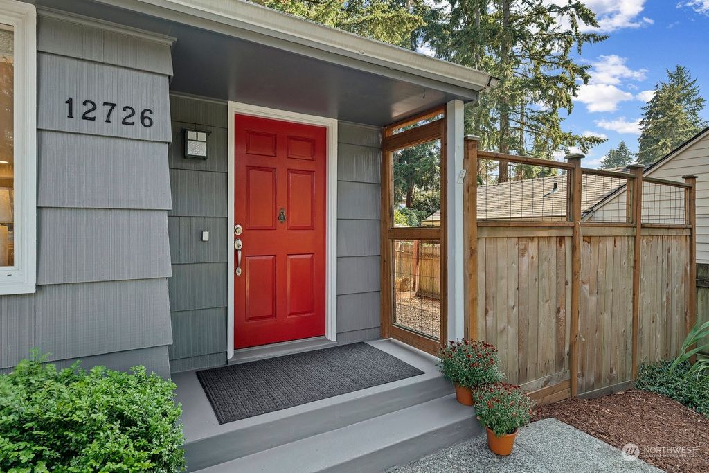 Photo of 12726 12th Avenue NE, Seattle, WA 98125 (MLS # 2011458)
