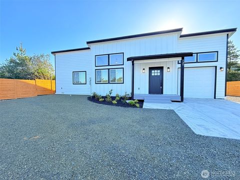 Photo of 737 Ocean Shores Boulevard SW, Ocean Shores, WA 98569 (MLS # 2516872)
