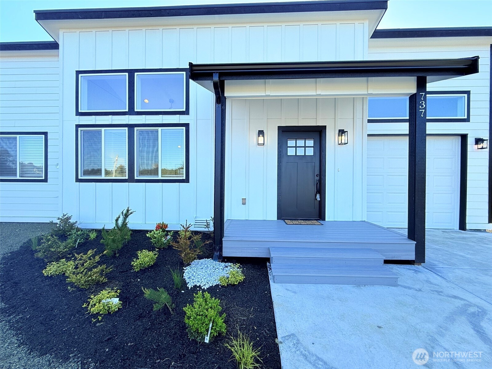 737 Ocean Shores Boulevard SW