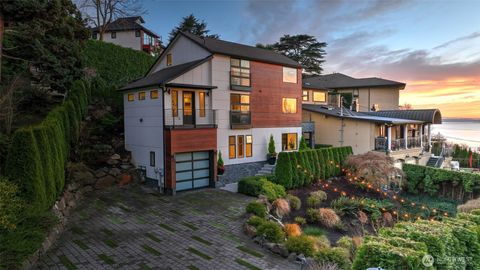 4527 W Raye Street Seattle WA 98199