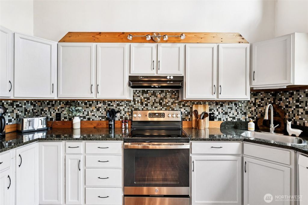 listing image 9367828127179654666