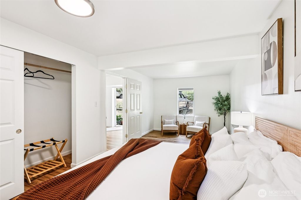 listing image 9361781811489774606