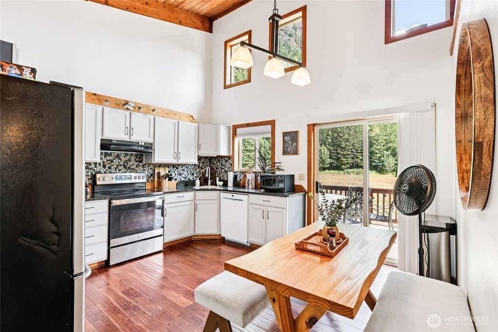 listing image 9365241194636201712