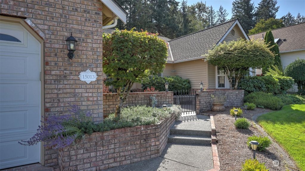 Photo of 15013 SE 184th Street, Renton, WA 98058 (MLS # 2290875)