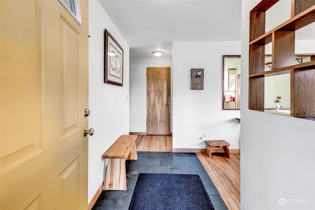 Photo of 285 SE Bush Street, Issaquah, WA 98027 (MLS # 2047044)