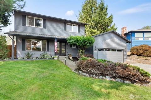 Photo of 10009 NE 141st Street, Kirkland, WA 98034 (MLS # 2563917)