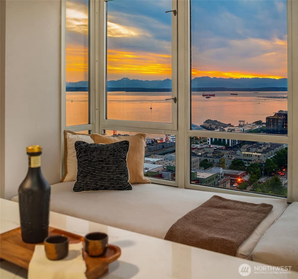 Photo of 2125 1st Avenue #1902, Seattle, WA 98121 (MLS # 2539834)