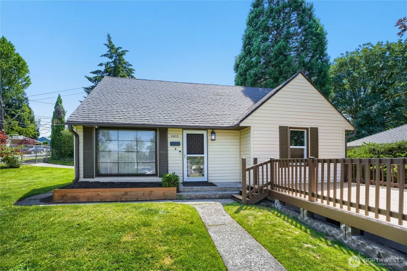 6815 S 120th Place