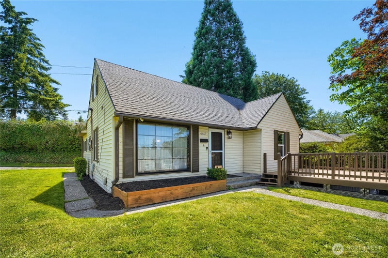 6815 S 120th Place
