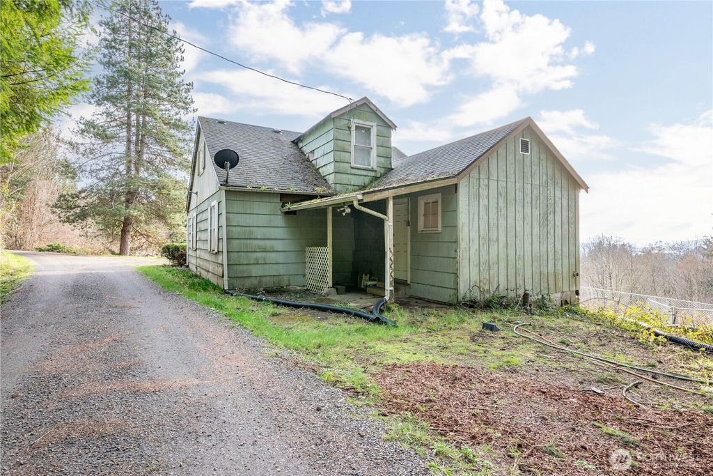 Photo of 543 Lone Oak Road, Longview, WA 98632 (MLS # 2543667)