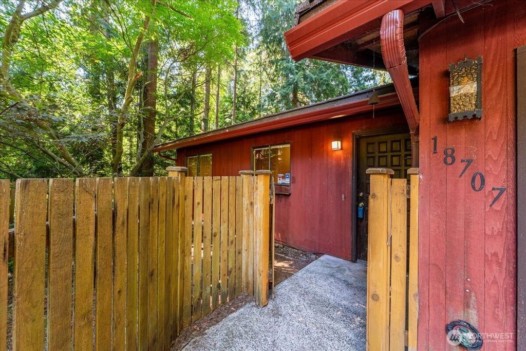 Photo of 18707 25th Avenue NE, Lake Forest Park, WA 98155 (MLS # 2403433)