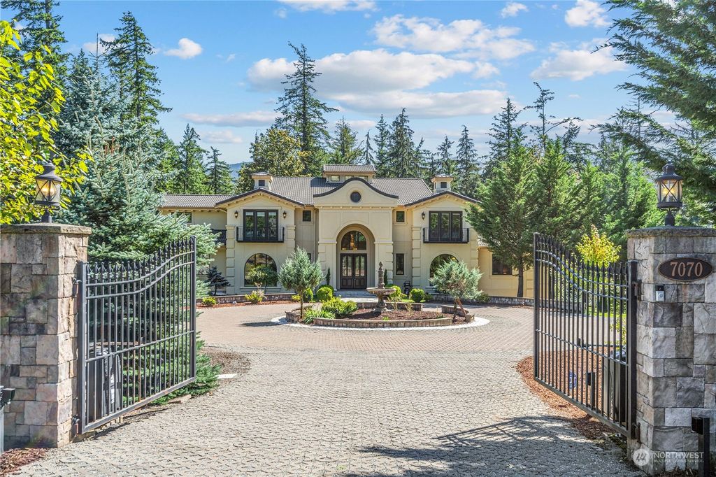 Photo of 7070 270th Place SE, Issaquah, WA 98029 (MLS # 2284912)