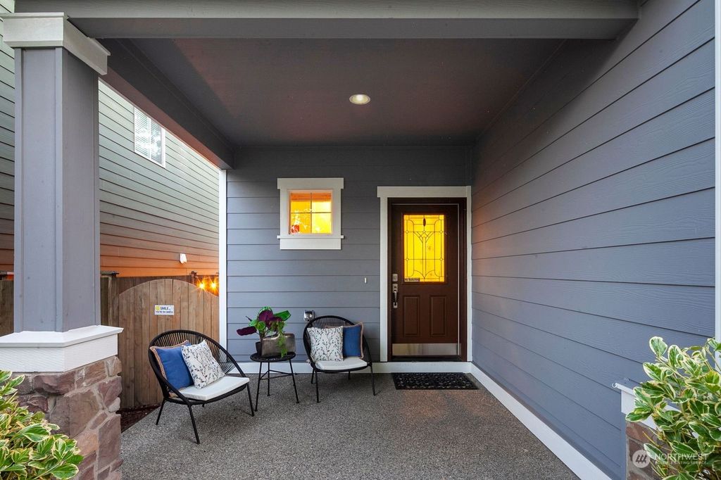 Photo of 7633 NE 198th Place, Kenmore, WA 98028 (MLS # 2162481)