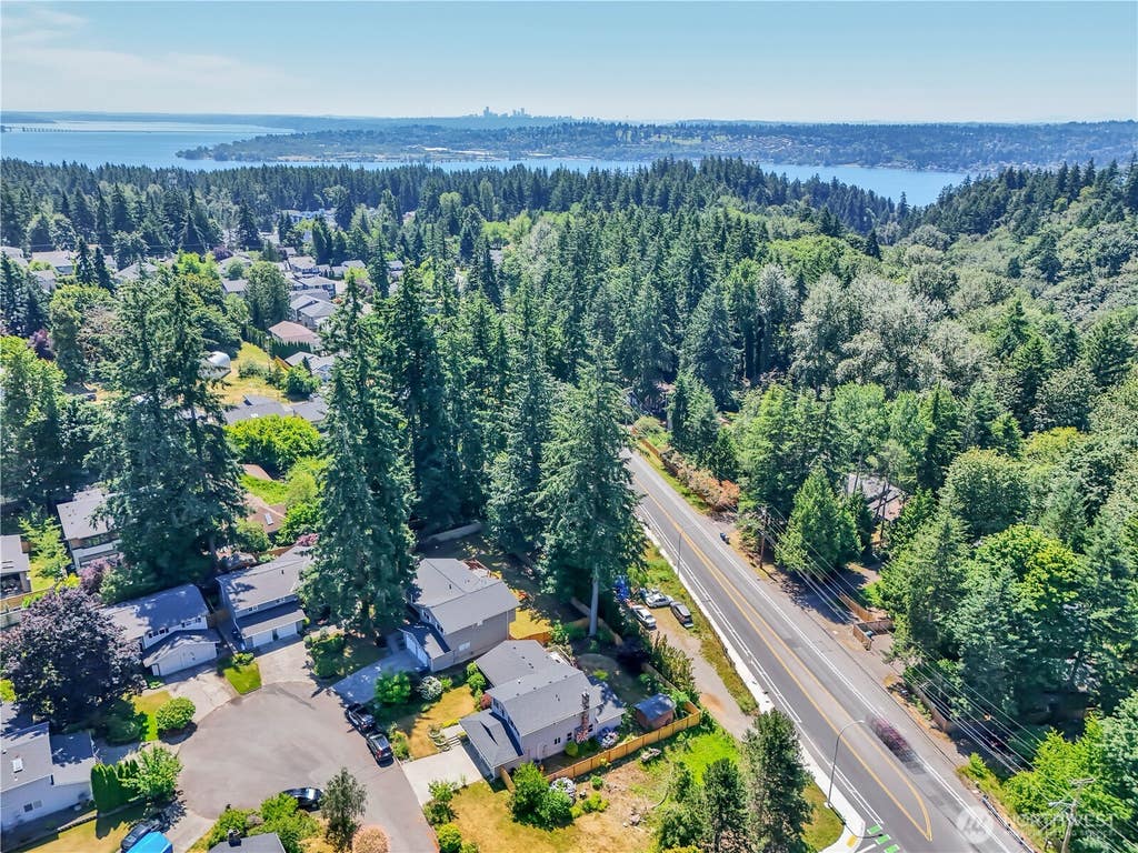 Photo of 12721 NE 79th Court, Kirkland, WA 98034 (MLS # 2551336)