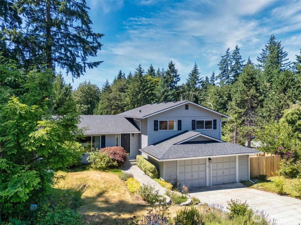 Photo of 12721 NE 79th Court, Kirkland, WA 98034 (MLS # 2551336)