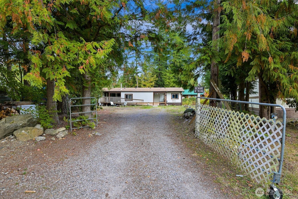 Photo of 8460 Aspen Court, Maple Falls, WA 98266 (MLS # 2587371)