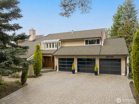 Photo of 9430 NE 31st Street, Clyde Hill, WA 98004 (MLS # 2567962)