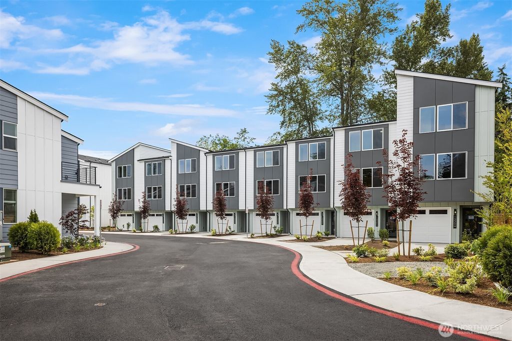 Photo of 1510 Hollow Dale Place #E, Everett, WA 98204 (MLS # 2417332)