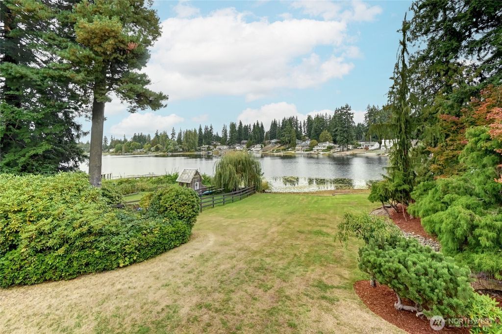 Photo of 3707 Shelby Road, Lynnwood, WA 98087 (MLS # 2433972)