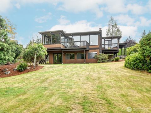 Photo of 3707 Shelby Road, Lynnwood, WA 98087 (MLS # 2433972)