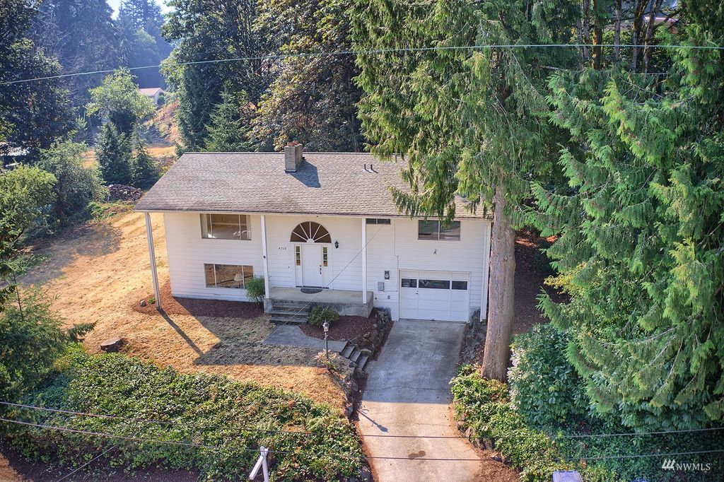 Photo of 4715 S 158th Street, Tukwila, WA 98188 (MLS # 1991028)