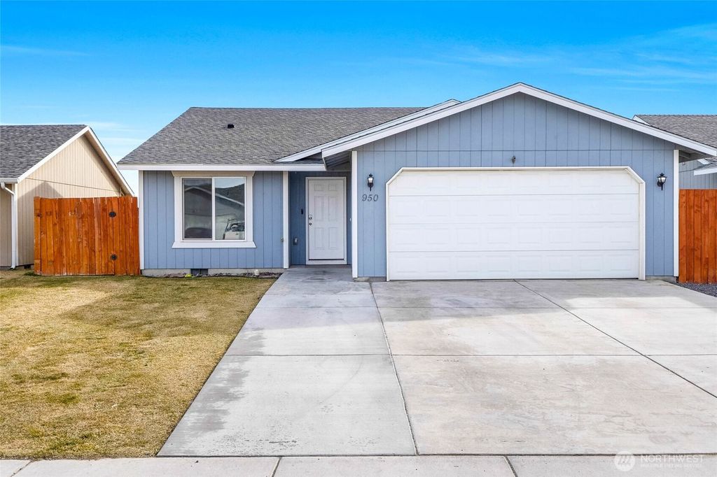 Photo of 950 K Street SE, Ephrata, WA 98823 (MLS # 2489259)