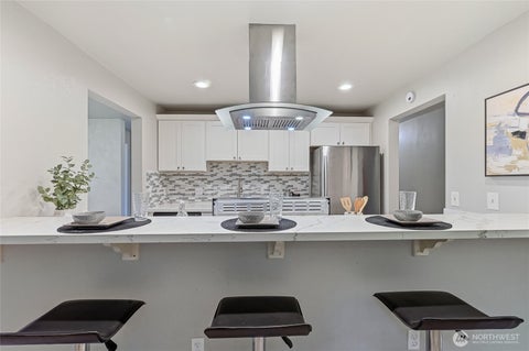 Photo of 12543 NE 23rd Place #D1, Bellevue, WA 98005 (MLS # 2551308)