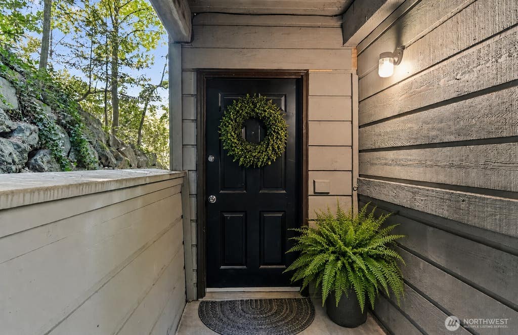 Photo of 12543 NE 23rd Place #D1, Bellevue, WA 98005 (MLS # 2551308)