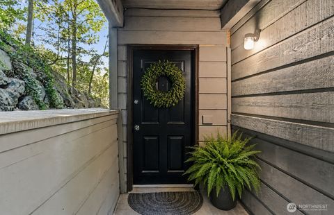 Photo of 12543 NE 23rd Place #D1, Bellevue, WA 98005 (MLS # 2551308)