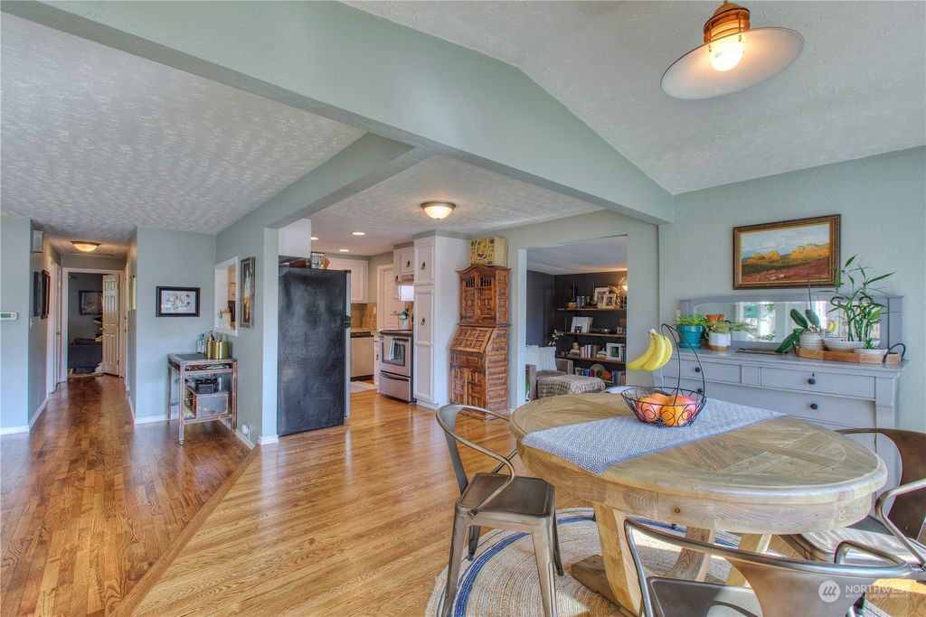 Photo of 31343 12th Place S, Federal Way, WA 98003 (MLS # 2130799)