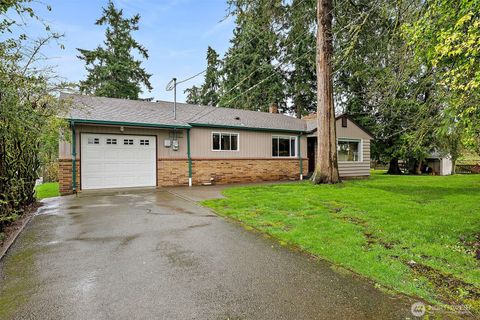 Photo of 1105 21st Street SW, Puyallup, WA 98371 (MLS # 2496843)