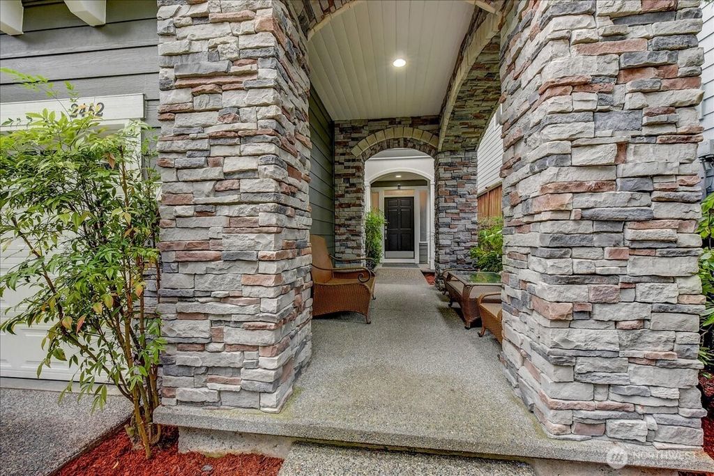 Photo of 2462 172 Avenue NE, Redmond, WA 98052 (MLS # 2472088)