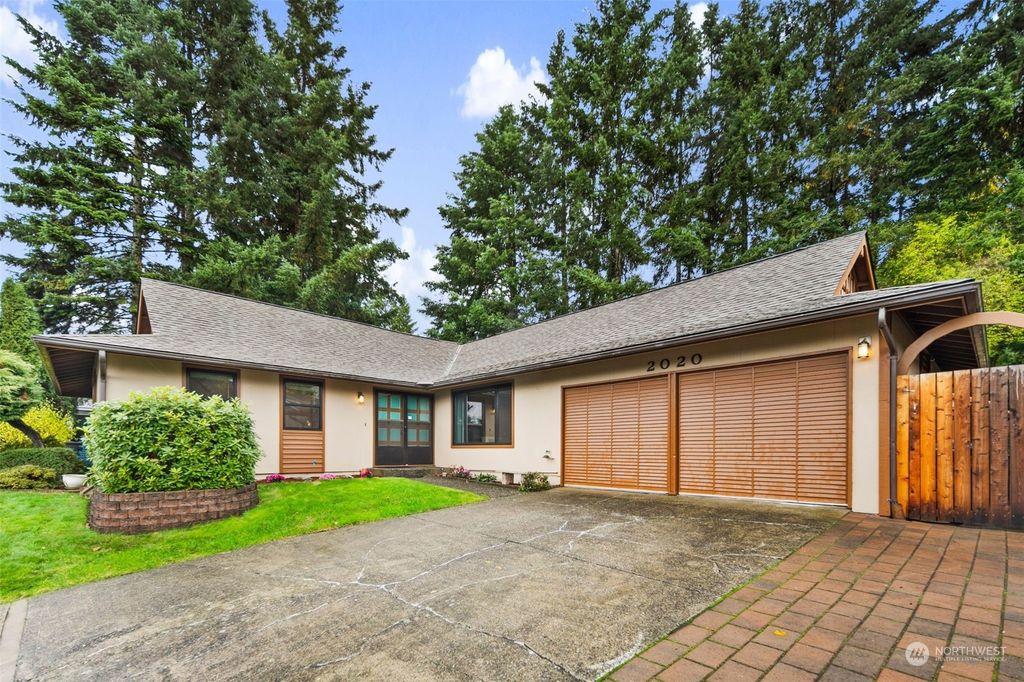 Photo of 2020 Jones Circle SE, Renton, WA 98055 (MLS # 2177553)