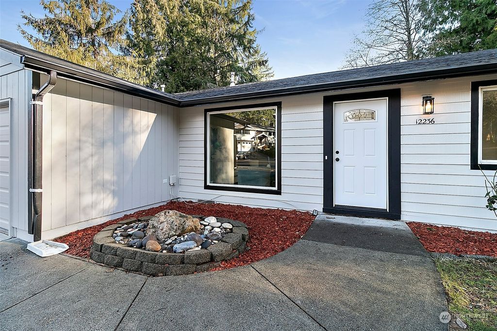 Photo of 12236 SE 200th Street, Kent, WA 98031 (MLS # 2025476)
