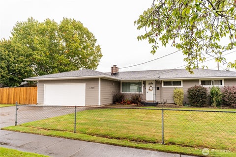 Photo of 1318 Midland Avenue, Longview, WA 98632 (MLS # 2583015)