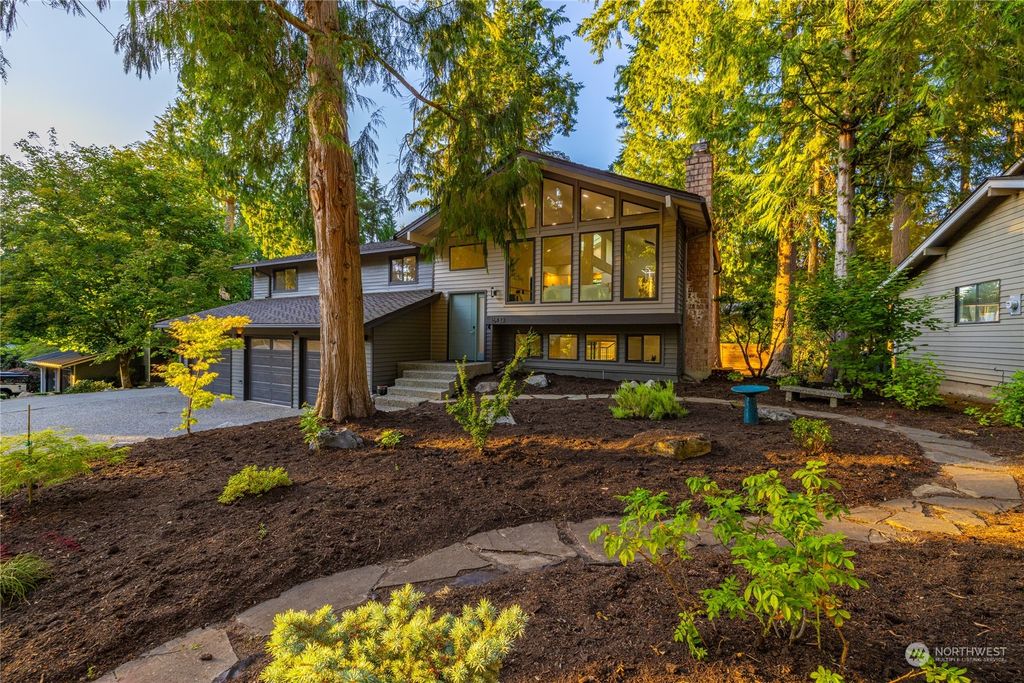 Photo of 16432 SE 22nd Street, Bellevue, WA 98008 (MLS # 2262230)