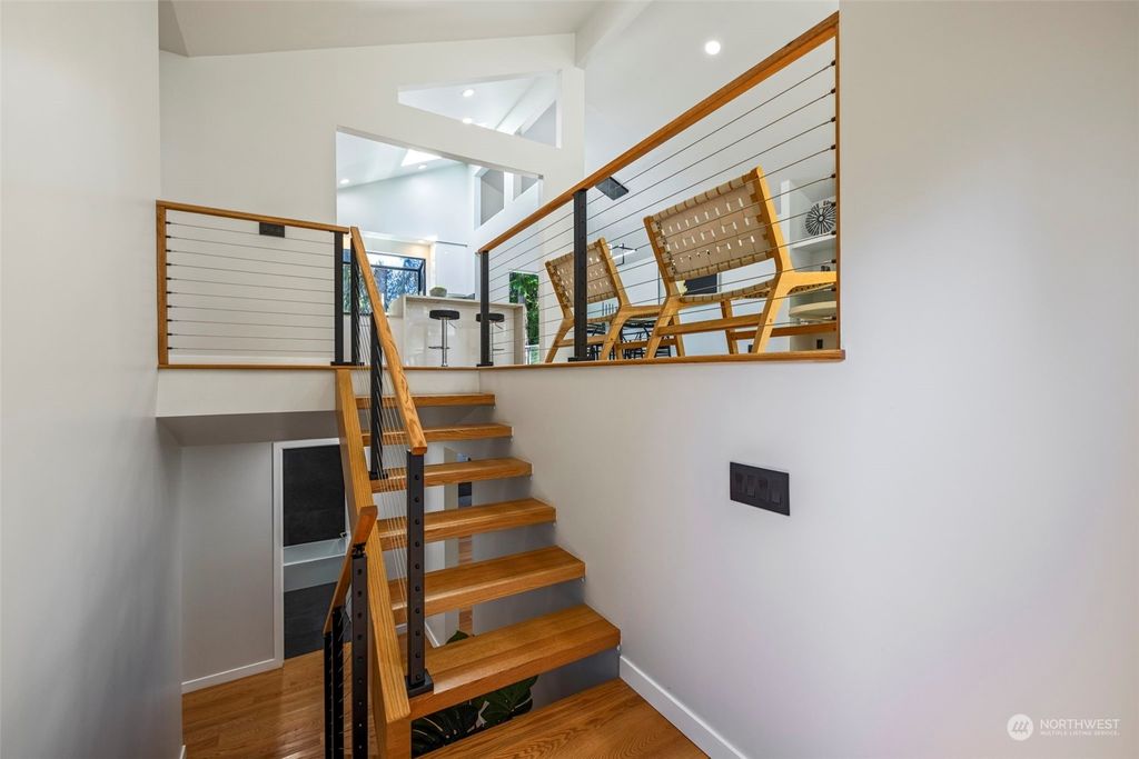 Photo of 16432 SE 22nd Street, Bellevue, WA 98008 (MLS # 2262230)