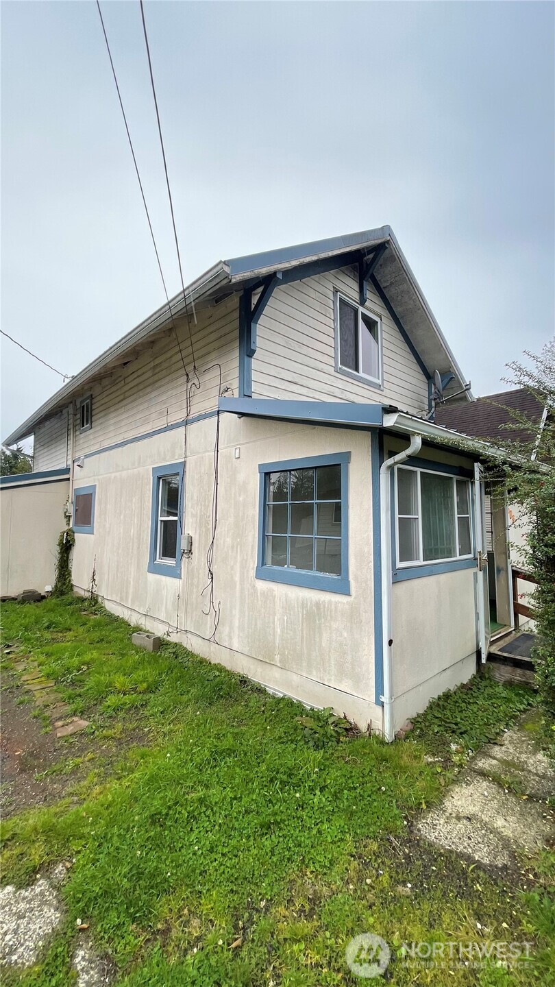 506 W Huntley Street