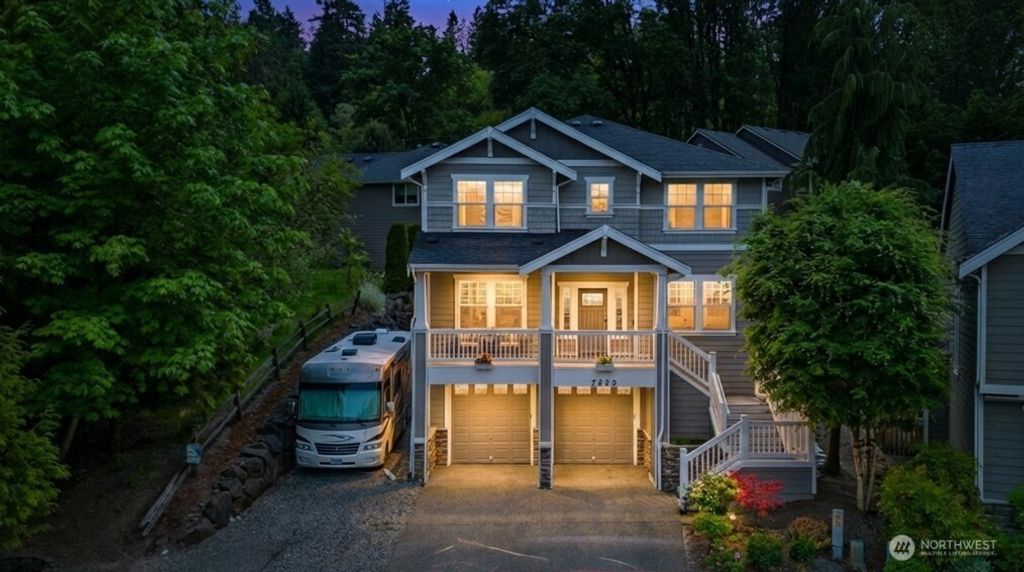 Photo of 7320 111th Place SE, Newcastle, WA 98056 (MLS # 2472666)